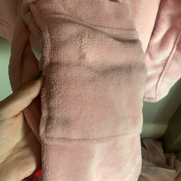 victoria’s secret pink robe - Picture 5 of 8